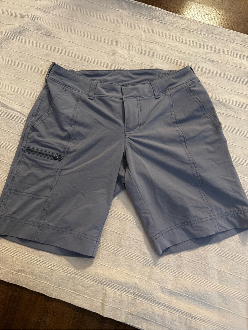 Athleta Trekkie Bermuda Hiking Shorts Gray Size 2 9” Inseam